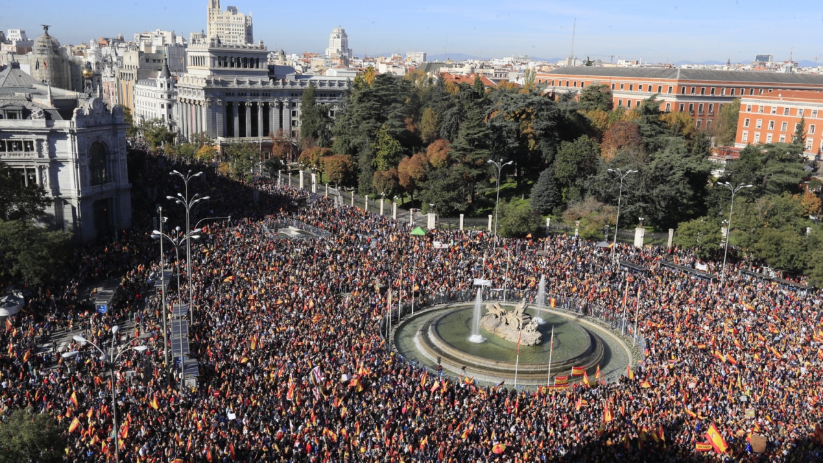 Manifestación en Cibeles contra la amnistía.