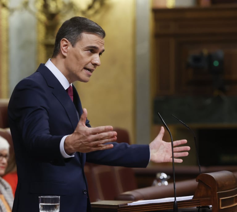 Sánchez defiende que la amnistía no es un "ataque" a la Constitución y se alza como un "muro" frente a las derechas
