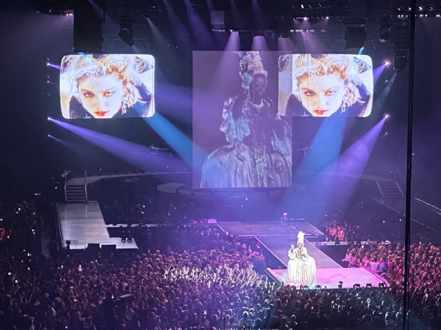 Bob the drag queen, travesti estadounidense que hace la apertura del concierto de Madonna en el Palau Sant Jordi, 1 de noviembre 2023 en Barcelona, España