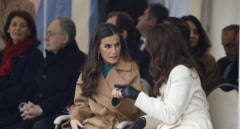 La reina Letizia luce nuevo préstamo de doña Sofía y sintonía con Mary de Dinamarca