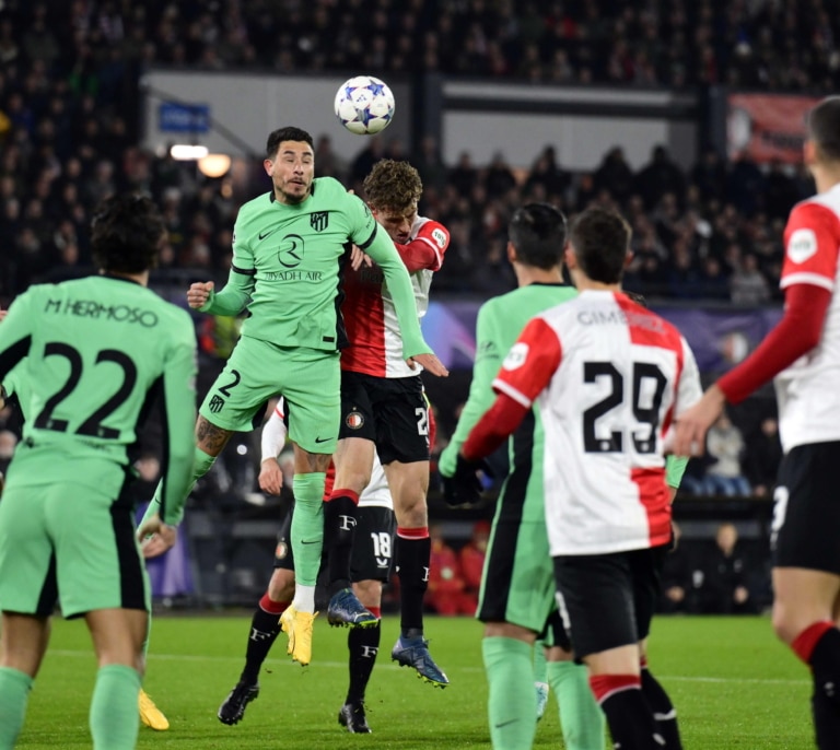 El Atlético de Madrid se pone serio y sella su pase a octavos con un 1-3 al Feyenoord