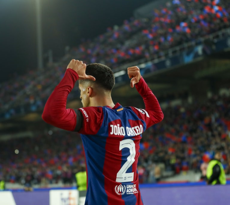 Los 'Joaos' rescatan a un Barça vulnerable frente al Oporto