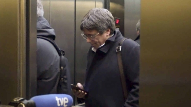 El calvario inesperado de Puigdemont complica el plan inicial del PSOE de ir a la investidura la próxima semana