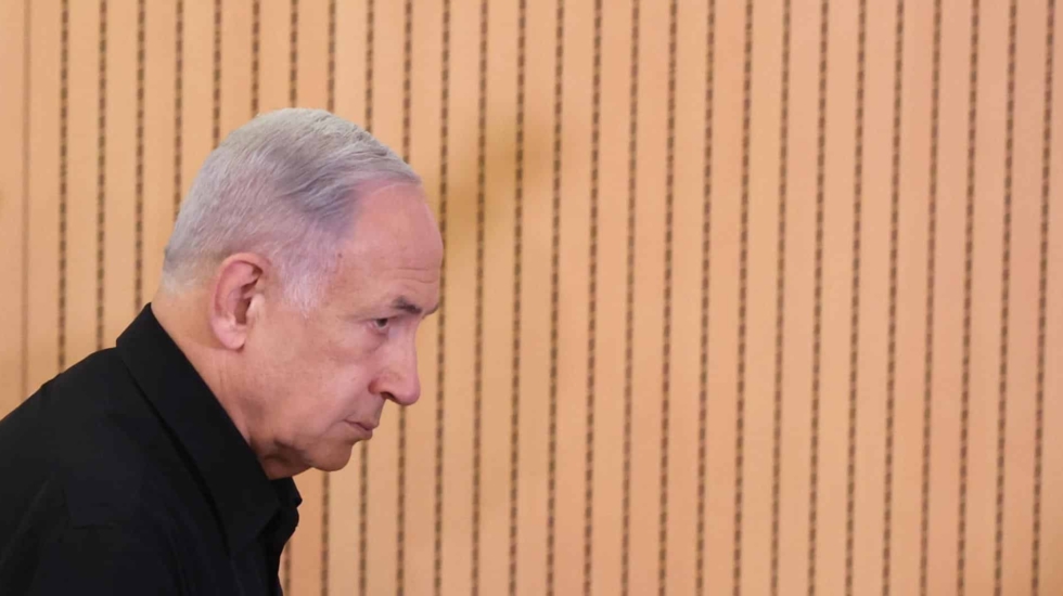 El primer ministro israelí Benjamin Netanyahu llega a una rueda de prensa.