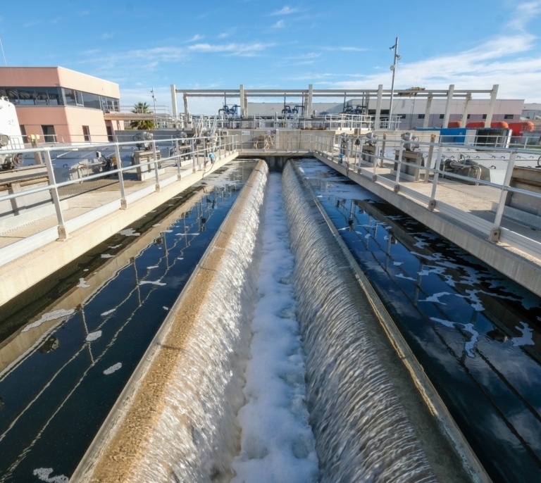 La planta regeneradora del Besós pendiente desde 2021 garantizaría el agua al área de Barcelona