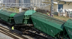 Un herido leve tras descarrilar un tren de mercancías en Arévalo que mantiene cortado el tráfico ferroviario