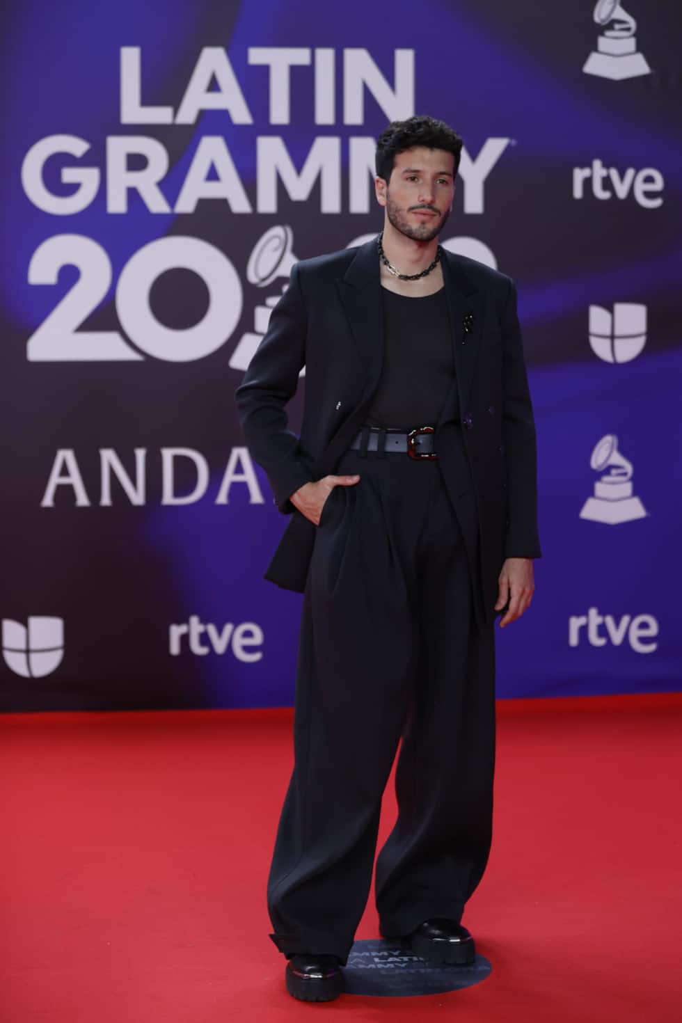 Sebastian Yatra, sin la presencia de Aitana, era uno de los presentadores de la gala de los Latin Grammy