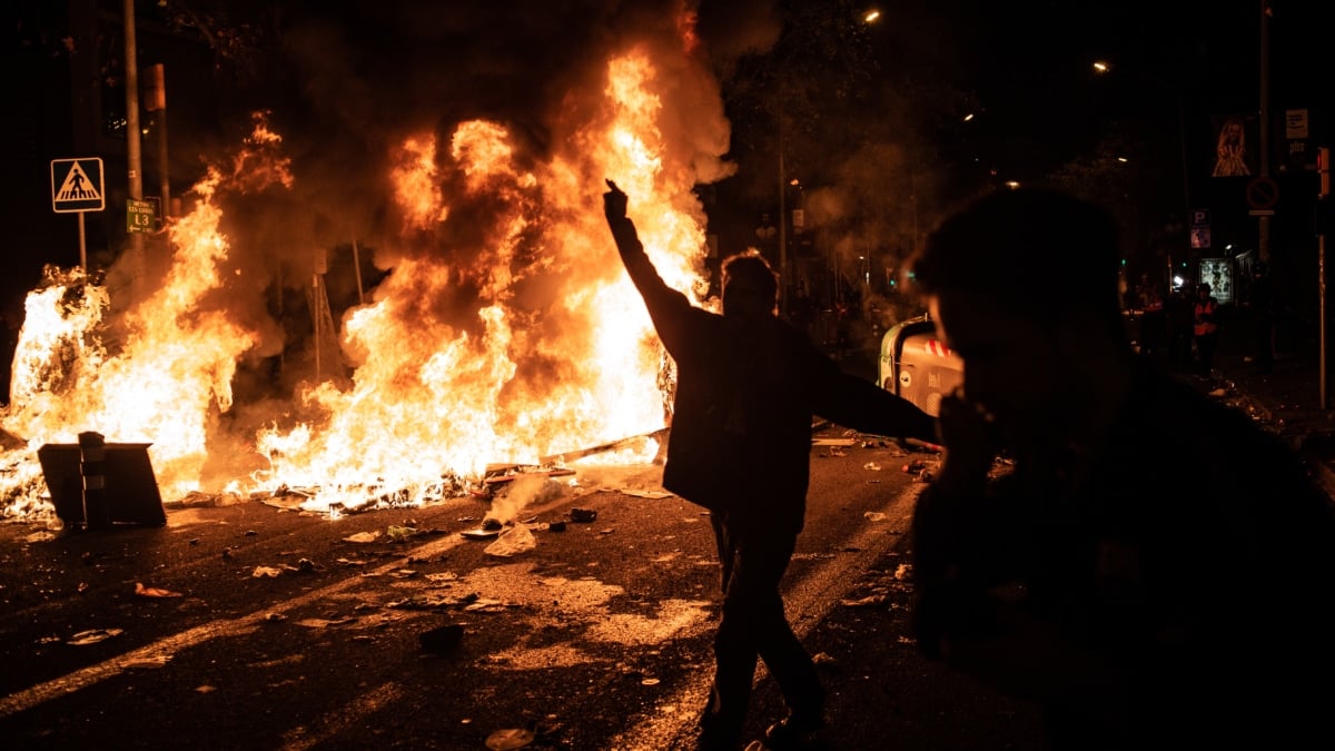 Incidentes tras la manifestación convocada por Tsunami Democratic por el partido entre el FC Barcelona-Real Madrid en el Camp Nou, a 18 de diciembre de 2019