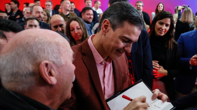 Calvo, Iglesias, Redondo, el reajuste de 2021 o la mesa de diálogo: las ausencias del segundo libro de Sánchez 