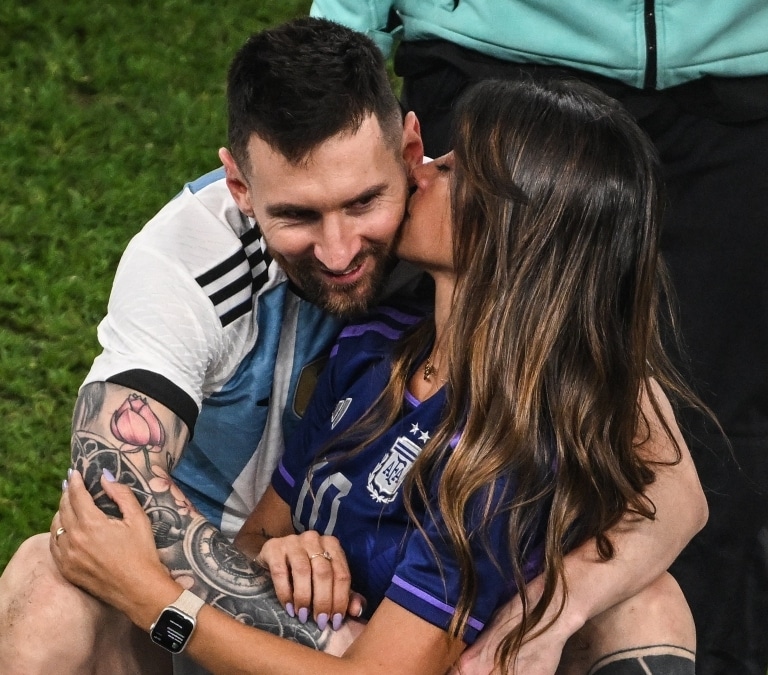 Roban 21.500 euros a la prima de Antonela Roccuzzo, mujer de Messi, en un asalto con tiroteo