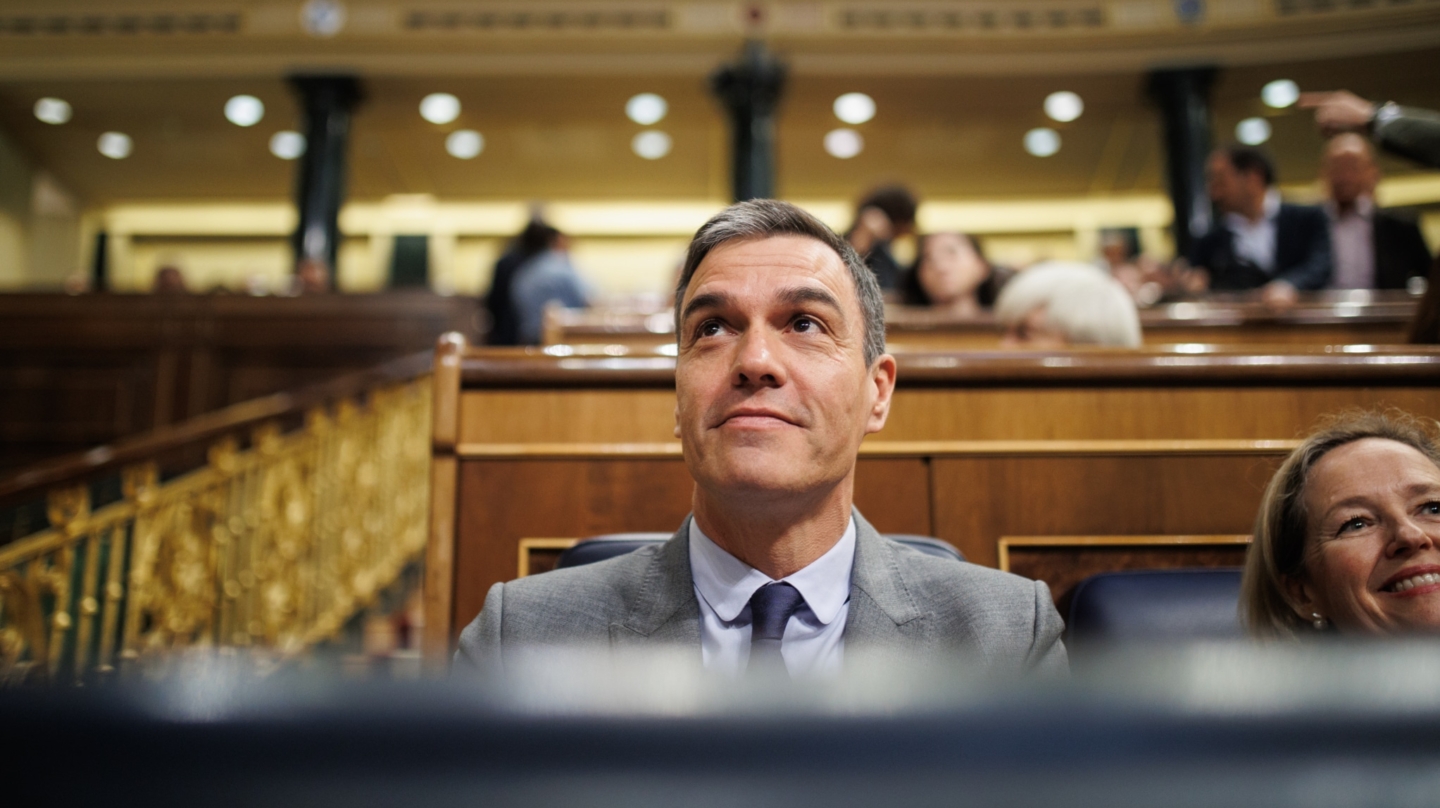 El presidente del Gobierno, Pedro Sánchez, durante una sesión de control al Gobierno, en el Congreso de los Diputados, a 17 de mayo de 2023, en Madrid (España). Durante la sesión de control, el Gobierno responde a cuestiones relacionadas con el escudo social e infraestructuras ferroviarias, entre otros temas. Este es el último pleno en el Congreso antes de las elecciones autonómicas y municipales del 28 de mayo. 17 MAYO 2023;COMICIOS;ELECCIONES;SESION DE CONTROL;PLENO Alejandro Martínez Vélez / Europa Press (Foto de ARCHIVO) 17/5/2023