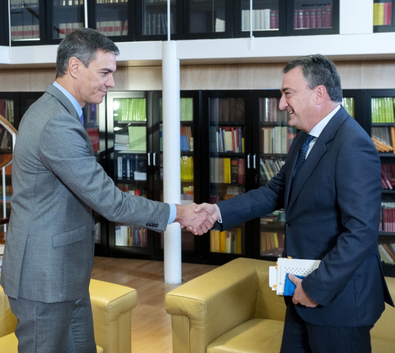 El PNV y el PSOE alcanzan un acuerdo para apoyar la investidura de Sánchez