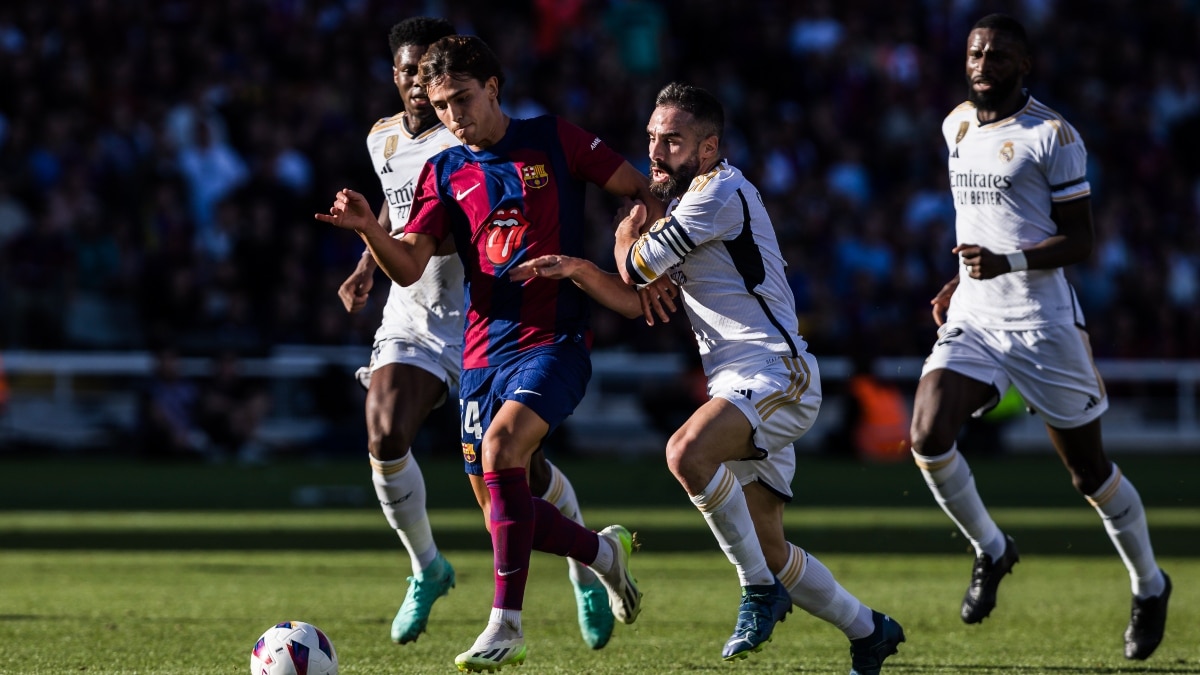 Joao Félix con el Barcelona durante el Clásico frente al Real Madrid