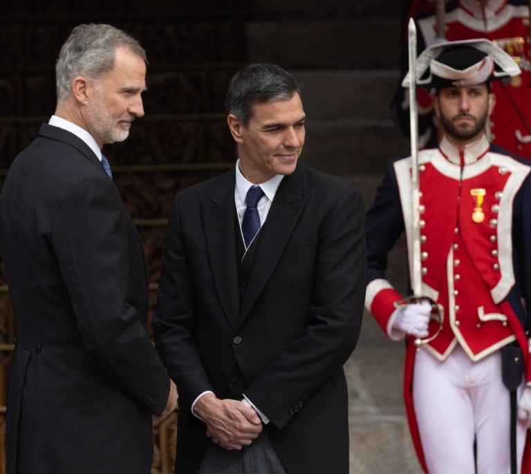 Sánchez jura ante Puigdemont