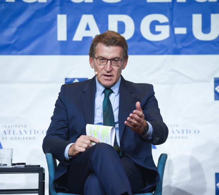 Feijóo arma su respuesta "a las vergonzantes cesiones" de Sánchez al independentismo