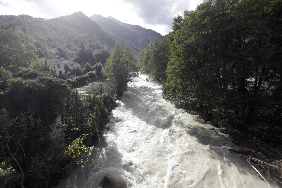 El río Restonica en la isla mediterránea francesa de Córcega se desbordó después de la tormenta 'Domingos'