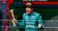 Alonso hace magia y se sube al podio por centímetros en Brasil