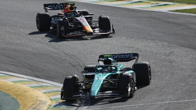 Fernando Alonso en su batalla con Sergio Pérez en el Gran Premio de Brasil de Fórmula 1 Fernando Alonso en su batalla con Sergio Pérez en el Gran Premio de Brasil