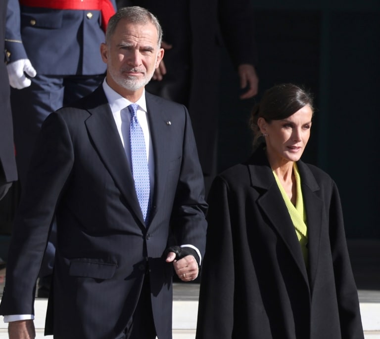 Casa Real desmiente que la reina Letizia mostrara interés por la portada de Genoveva
