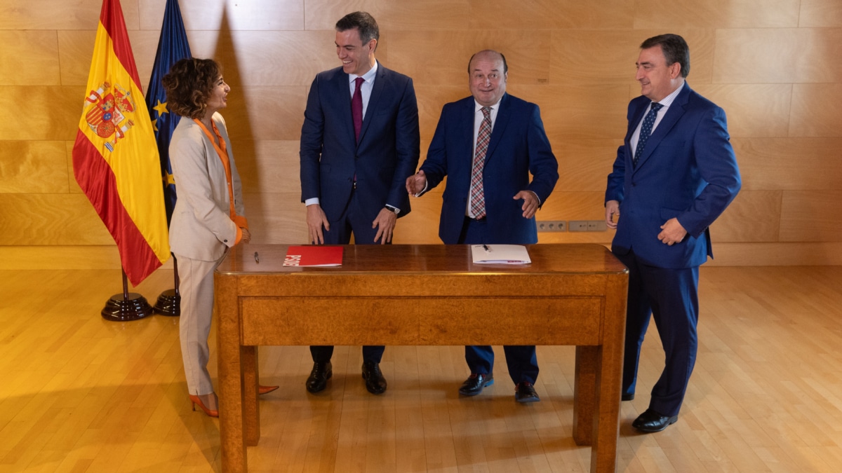 Montero, Sánchez, Ortúzar y Esteban.