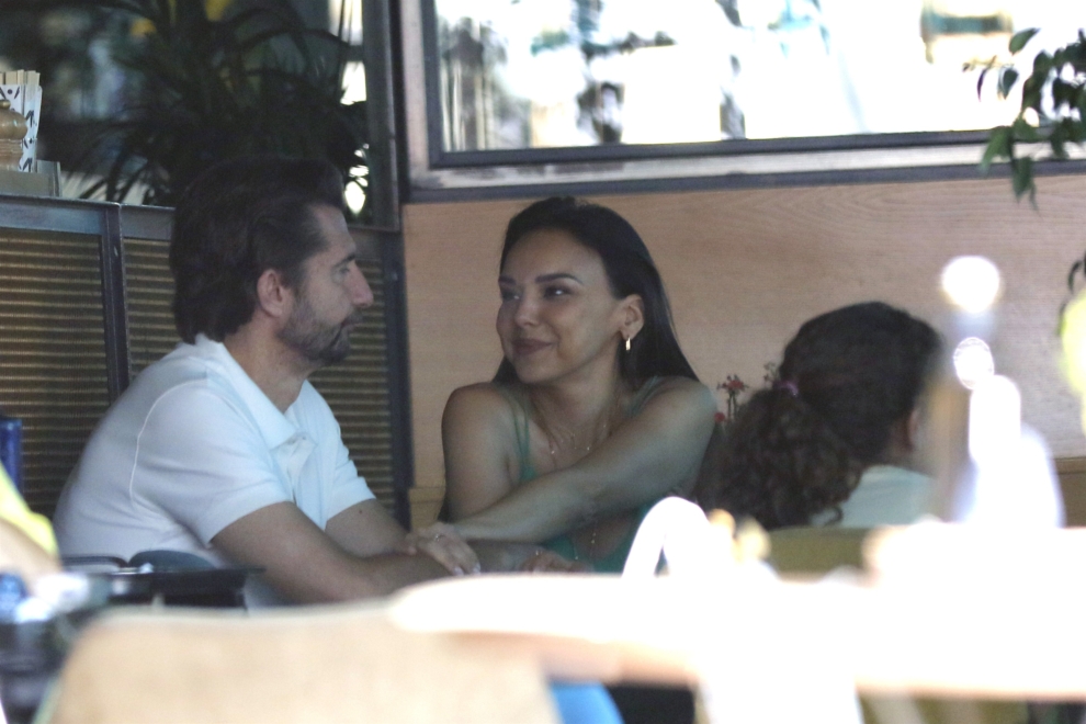 Chenoa junto a su marido, Miguel Sánchez Encinas, durante la celebración de su cumpleaños, a 25 de junio de 2023