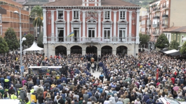 Multitudinario adiós al alcalde de Mieres, Aníbal Vázquez