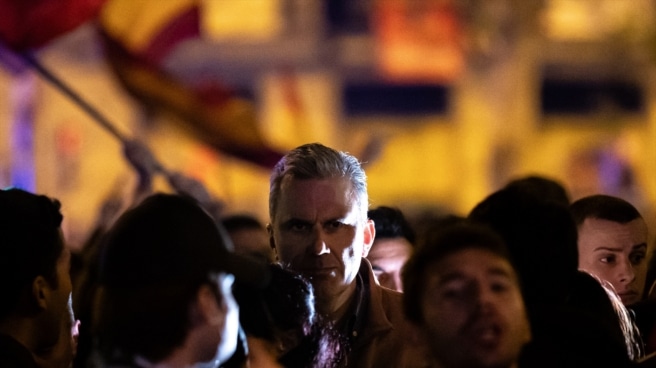 El portavoz de Vox en el Ayuntamiento de Madrid, Javier Ortega Smith, durante una manifestación contra la amnistía frente a la sede del PSOE en Ferraz (EP). El portavoz de Vox en el Ayuntamiento de Madrid, Javier Ortega Smith, durante una manifestación contra la amnistía frente a la sede del PSOE en Ferraz (EP).