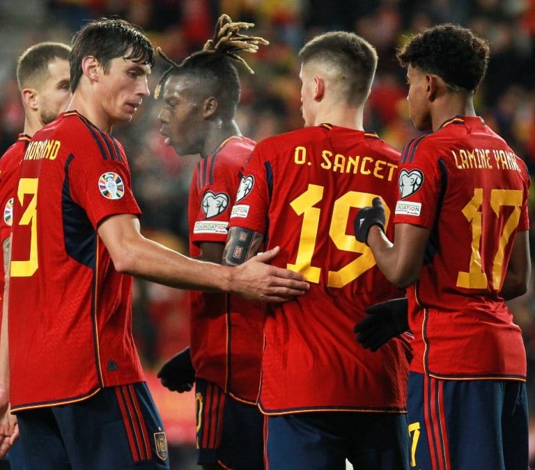 España gana 3-1 a Georgia y se clasifica como primera de grupo para la Eurocopa