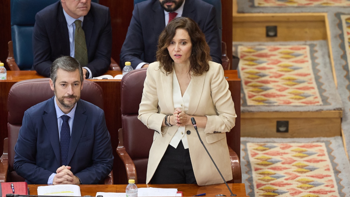 La presidenta de la Comunidad de Madrid, Isabel Díaz Ayuso interviene durante un pleno en la Asamblea de Madrid.