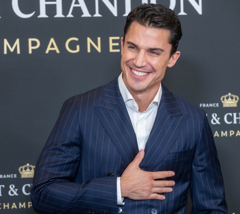 Álex González bromea sobre su supuesta relación con Rosalía: "Ya no le pongo comentarios a nadie"