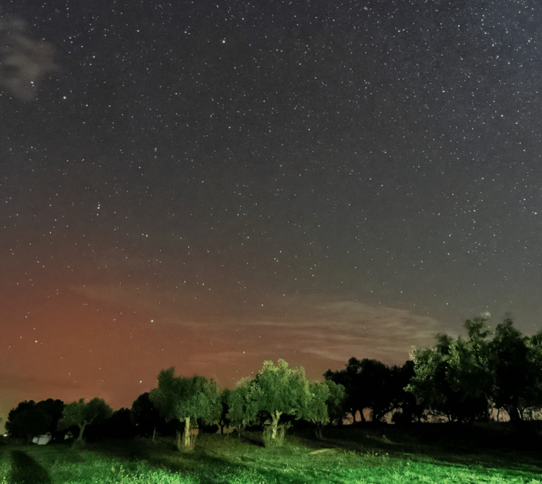 Los peligros de que las auroras boreales lleguen a España: "Son la parte bonita de las tormentas solares"