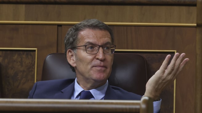 Un pobre discurso de Sánchez y uno bien armado de Feijóo El líder del Partido Popular, Alberto Núñez Feijóo, durante el primer día del debate de investidura del presidente del Gobierno en funciones
