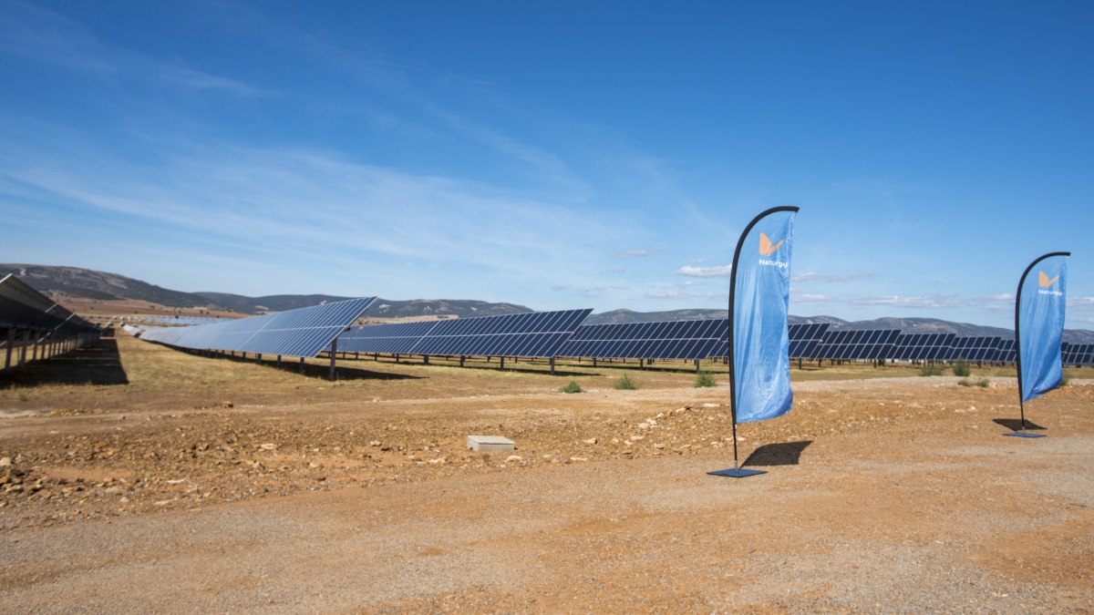 En 2024, Naturgy prevé la entrada en servicio de una treintena de parques eólicos y fotovoltaicos.