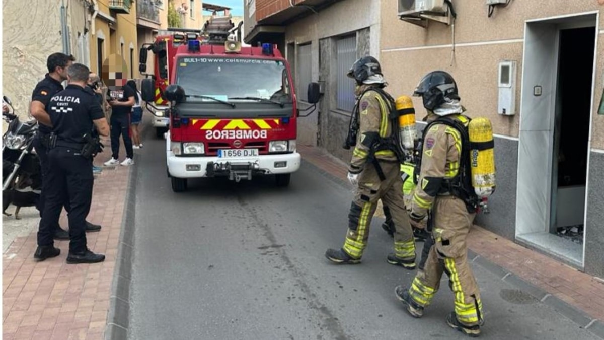 Incendio con tres fallecidos en una vivienda en Ceutí (Murcia)