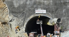 India activa 5 planes de emergencia para rescatar a los 41 trabajadores atrapados en un túnel desde el 12 de noviembre
