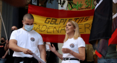 Las protestas en Ferraz impulsan la ultra Sección de Asalto, de Isabel Peralta: "La amnistía solo se responde con violencia"
