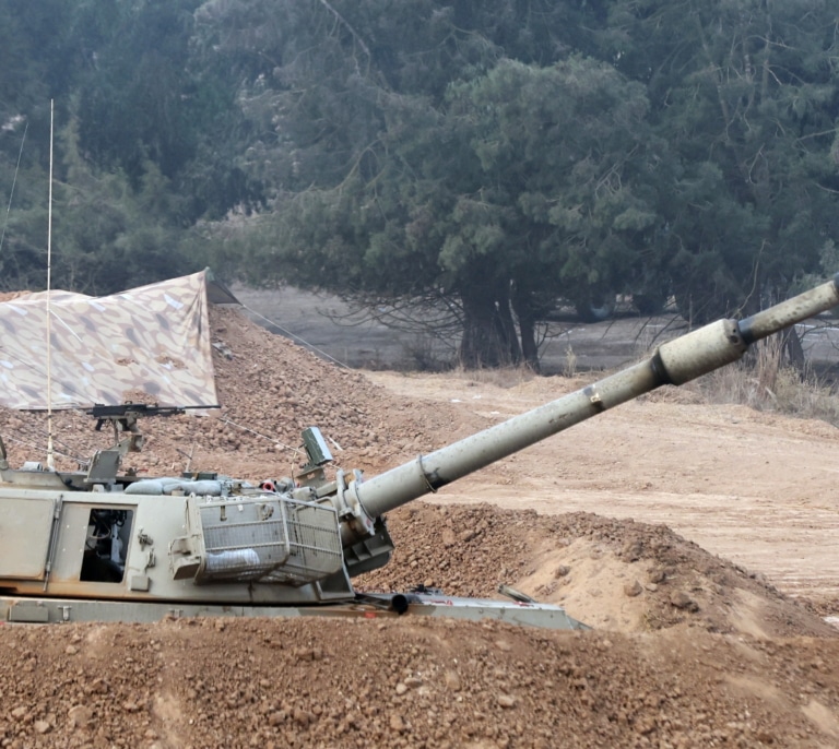 El Ejército israelí avanza hasta las puertas de Gaza y completa el cerco de la ciudad