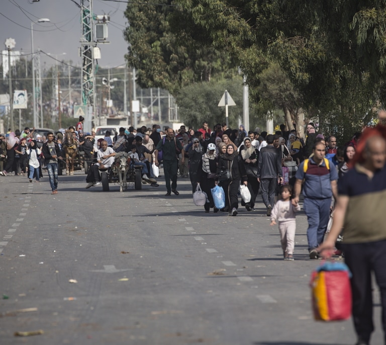 EEUU anuncia que Israel hará "pausas humanitarias" de 4 horas para permitir la salida de civiles