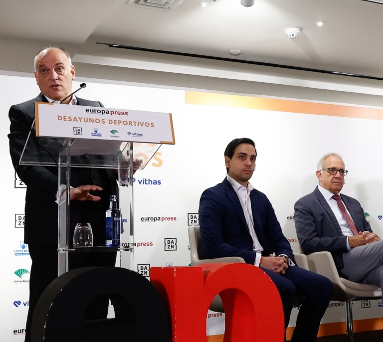 Javier Tebas recibe al presidente electo de la República de Ecuador para promover la cooperación interinstitucional