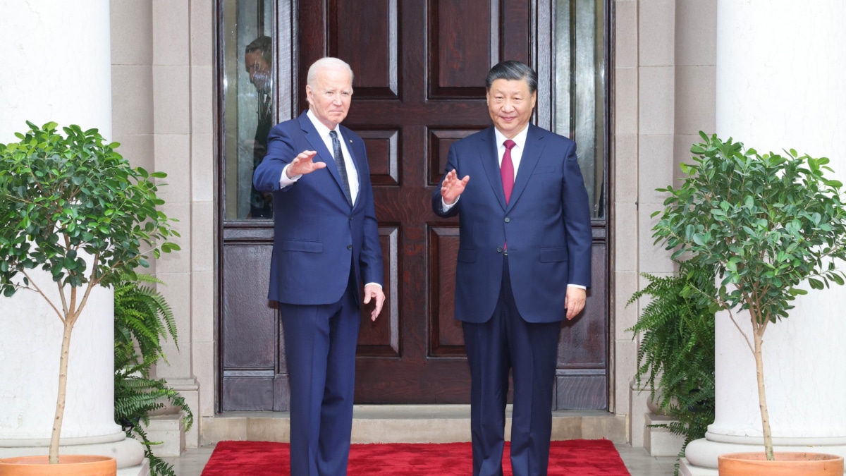 El presidente chino Xi Jinping se reúne con el presidente estadounidense Joe Biden en Filoli Estate en el estado estadounidense de California