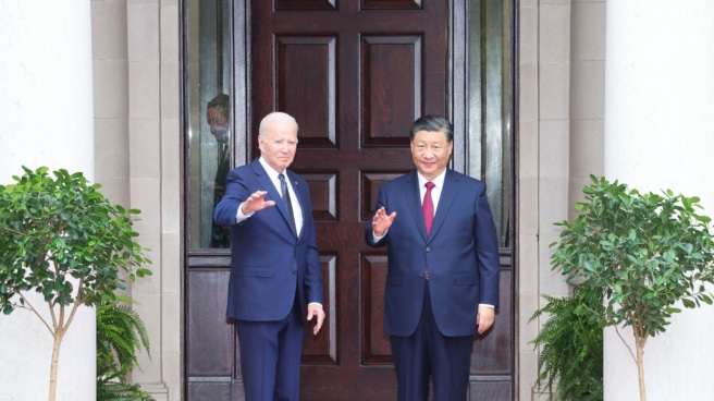 El presidente chino Xi Jinping se reúne con el presidente estadounidense Joe Biden en Filoli Estate en el estado estadounidense de California