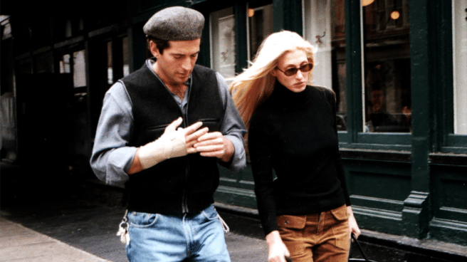 John F. Kennedy Jr. and Carolyn Bessette walk the streets of New York.