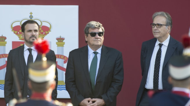 José Luis Escrivá Alberto Garzón, José Luis Escrivá y Joan Subirats, durante el desfile del 12 de octubre en Madrid.