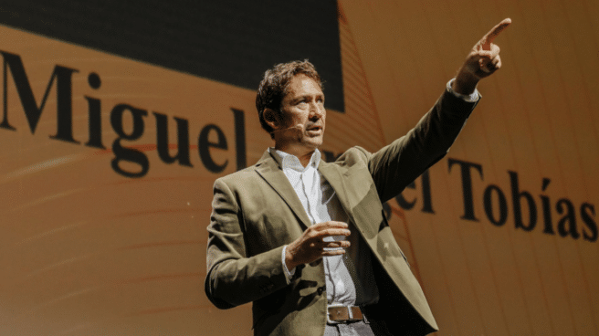 El periodista Miguel Ángel Tobías, durante una de las presentaciones de 'Renacer'. El periodista Miguel Ángel Tobías, durante una de las presentaciones de 'Renacer'.