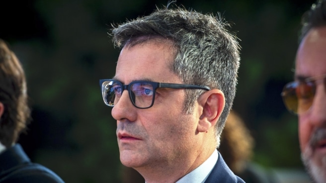 Bruselas justifica su petición de explicaciones al Gobierno por el "gran número" de quejas recibidas sobre la amnistía El ministro de la Presidencia, Relaciones con las Cortes y Memoria Democrática en funciones, Félix Bolaños, durante la mesa redonda 'Bulos y desinformación. Cómo afecta a las personas mayores',
