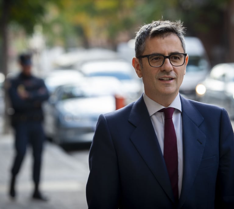 Bolaños llama a Reynders y Jourová para explicar la ley de amnistía y anuncia una reunión en Bruselas la semana que viene