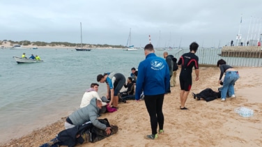 Mueren cuatro inmigrantes tras ser obligados a tirarse al mar desde una lancha en Cádiz
