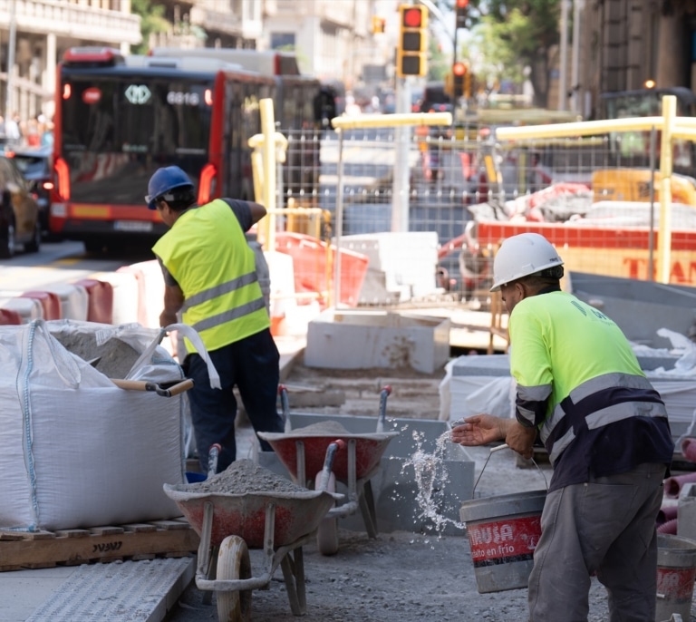 Los trabajadores que ansían trabajar menos horas a costa de su sueldo se duplican en 10 años