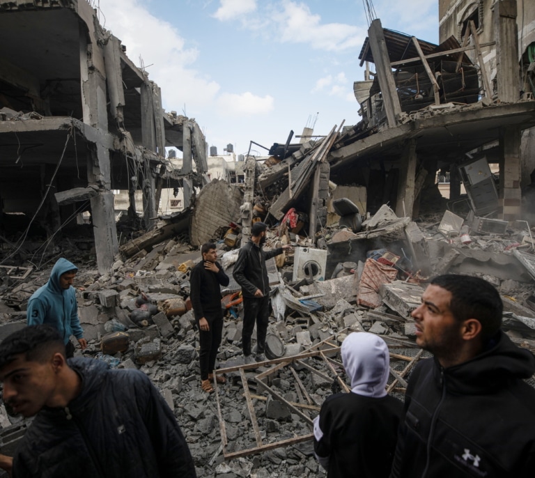 Otros 31 españoles salen de Gaza por el paso de Rafah
