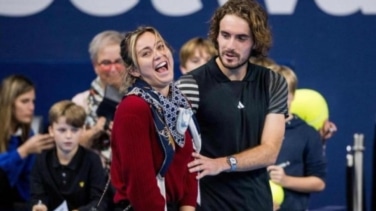 Tsitsipas desvela cómo Paula Badosa ha ayudado a su familia